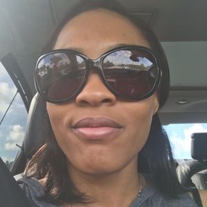 Meet your Posher, Ayisha